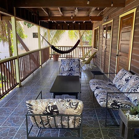 Driftwood Gardens Guesthouse Placencia 外观 照片
