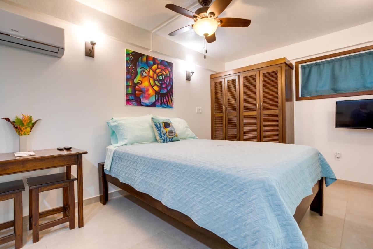 Driftwood Gardens Guesthouse Placencia 外观 照片