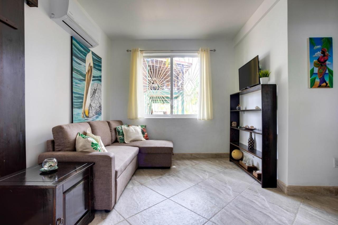Driftwood Gardens Guesthouse Placencia 外观 照片